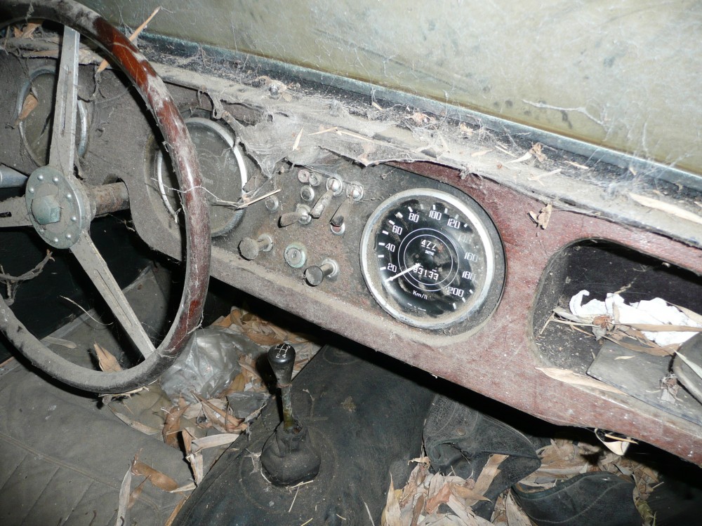 restauration morgan plus 4 annee 1964 003.jpg