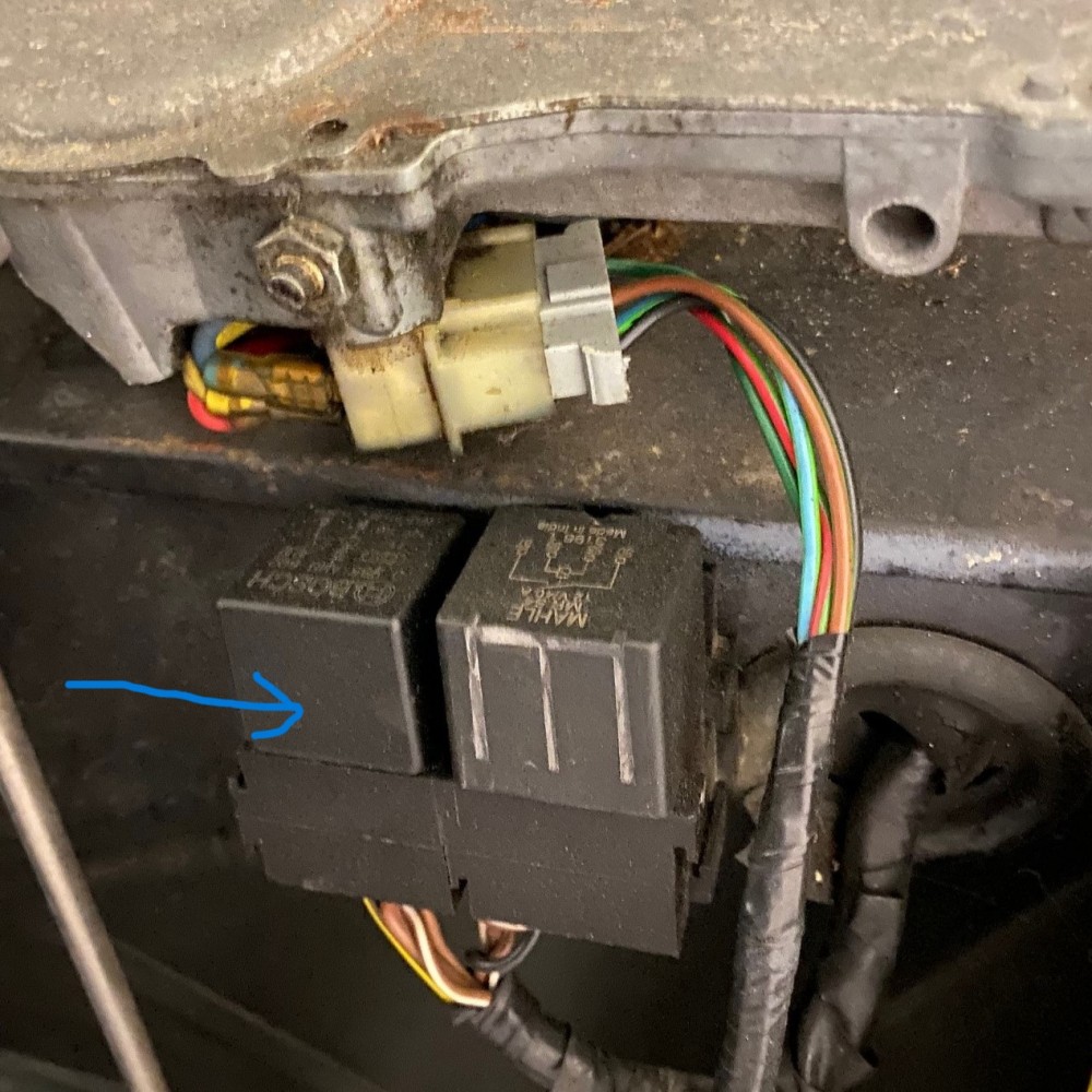 relai pompe essence.jpg