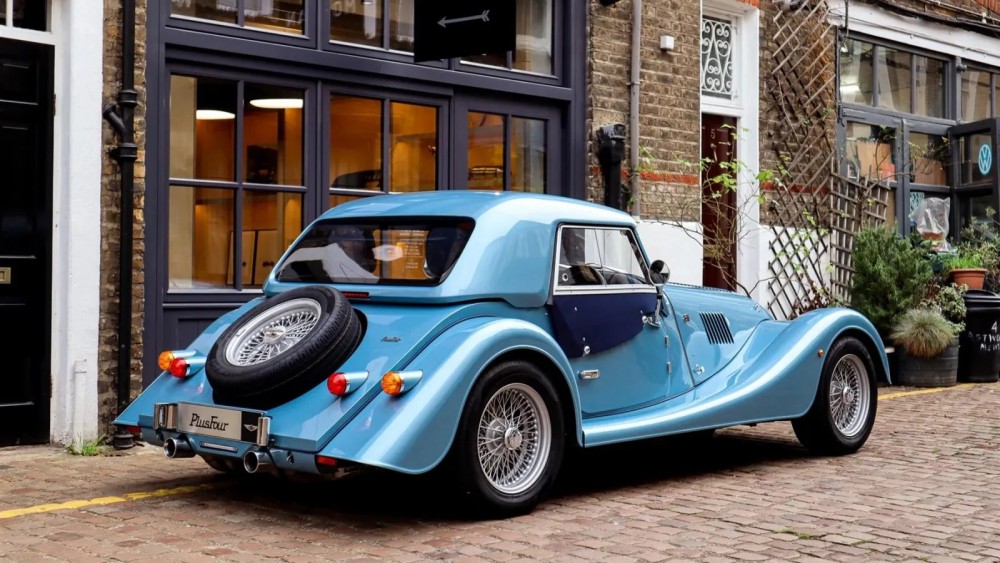 morgan_plus_four_hardtop_002.jpg
