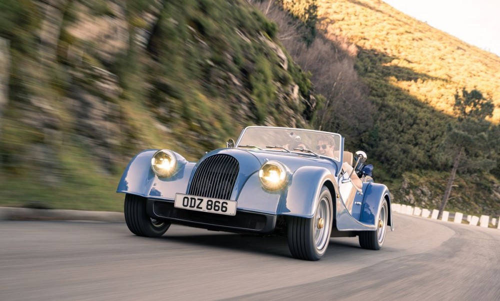 new-morgan-plus-four-dynamic-blue-05-6616df53250eb.jpg