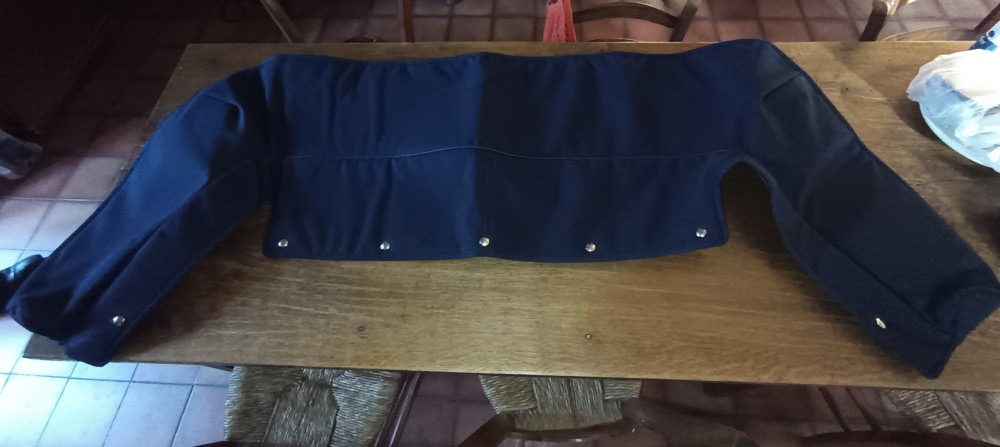 2 Couvre capote siglé Morgan.jpg