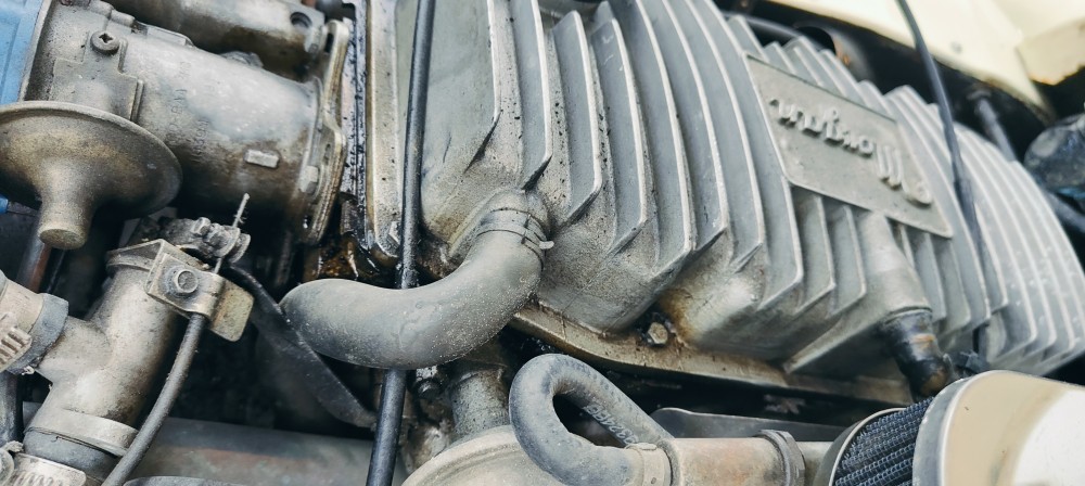 côté carburateur.jpg