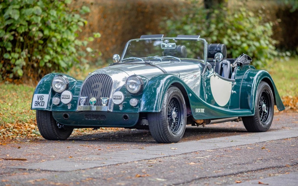 Morgan roadster phares diurnes.jpg
