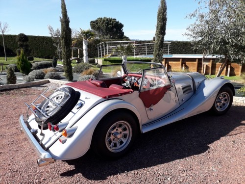 Morgan Plus 8 1982.jpg