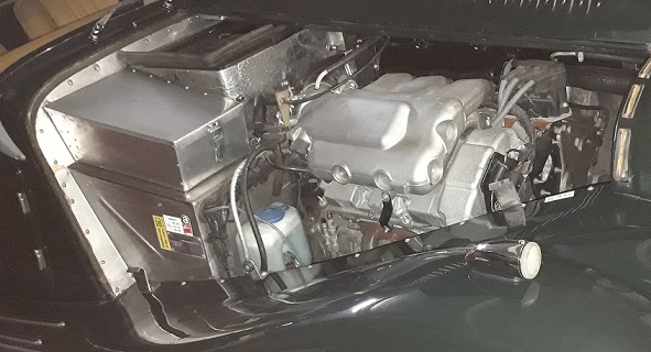 Baie Moteur V6 3l + boite à outil.jpg