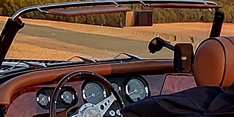 support telephone.jpg